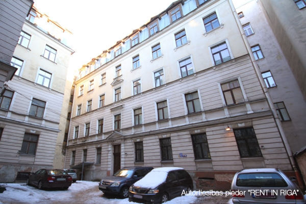 Apartment for rent, Blaumaņa street 27 - Image 1