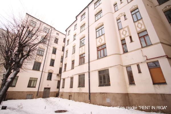 Apartment for rent, Strēlnieku street 13 - Image 1