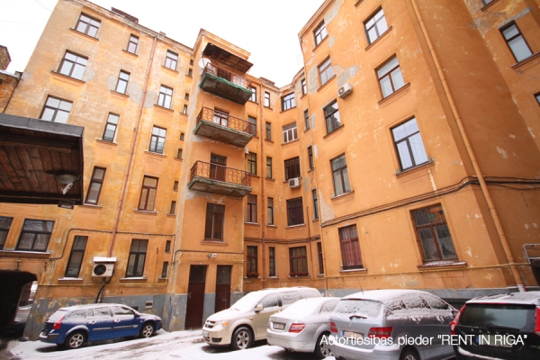 Apartment for rent, Čaka street 44 - Image 1