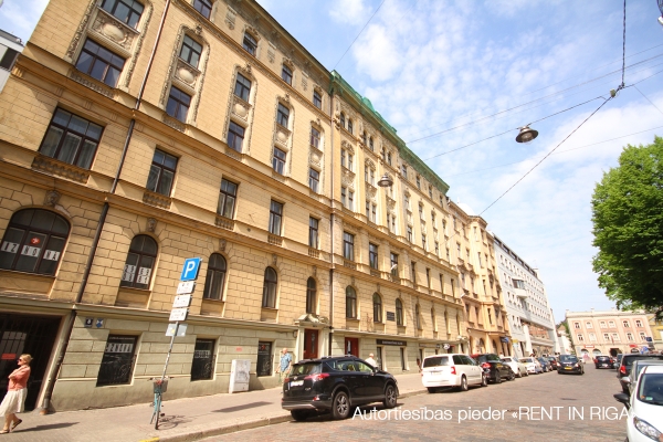 Apartment for rent, Blaumaņa street 8 - Image 1