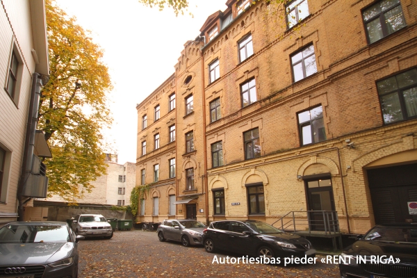 Apartment for rent, Dzirnavu iela street 62 - Image 1