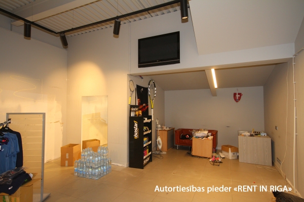 Retail premises for rent, Uzvaras bulvāris street - Image 1