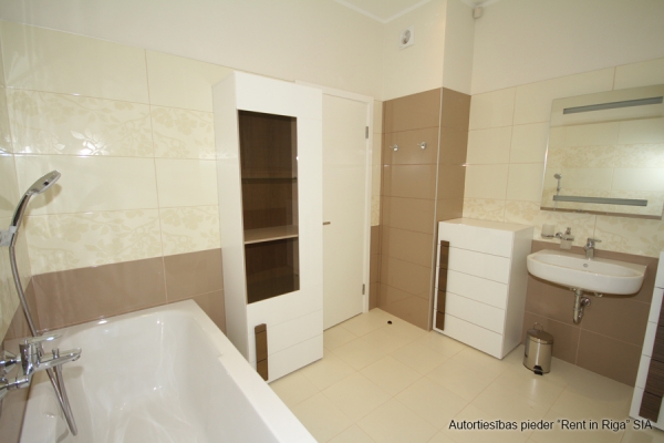 House for rent, Meierovica prospekts - Image 1