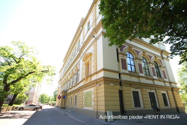 Property building for sale, Vingrotāju street - Image 1