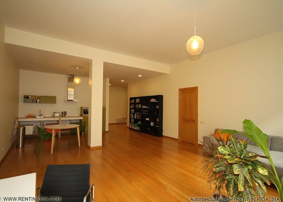 Pārdod dzīvokli, Brīvības iela 139 - Attēls 1