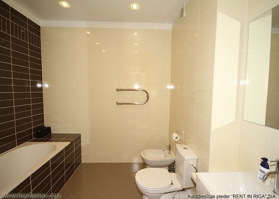 Pārdod dzīvokli, Brīvības iela 139 - Attēls 1