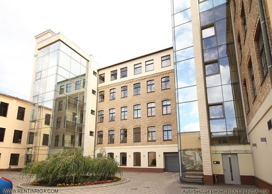 Pārdod dzīvokli, Brīvības iela 139 - Attēls 1