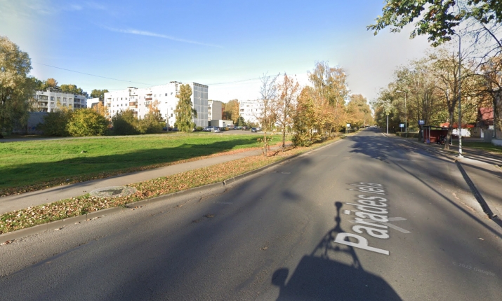 Sludinājumi. Zemesgabals atrodas dzīvojamās apbūves teritorijā ar pieļaujamām sabiedriskajām un komerciālām Cena: 19000 EUR Foto #2