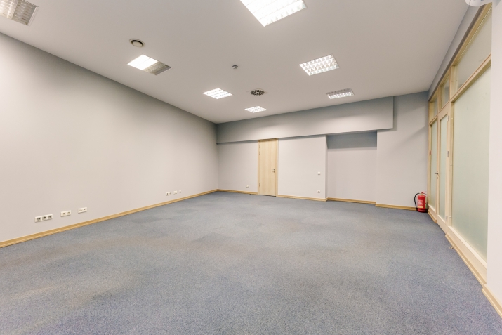 Sludinājumi. Iznomā biroju sakoptā namīpašumā (biroju ēkā) Audēju ielā 8.   Birojs sastāv no priekštelpas, Cena: 476 EUR/mēn Foto #2