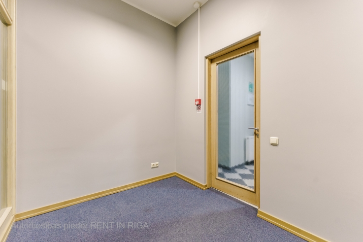 Sludinājumi. Iznomā biroju sakoptā namīpašumā (biroju ēkā) Audēju ielā 8.   Birojs sastāv no priekštelpas, Cena: 476 EUR/mēn Foto #7