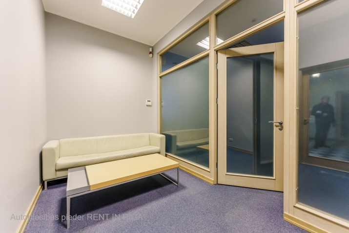 Sludinājumi. Iznomā biroju sakoptā namīpašumā (biroju ēkā) Audēju ielā 8.   Birojs sastāv no priekštelpas, Cena: 476 EUR/mēn Foto #6