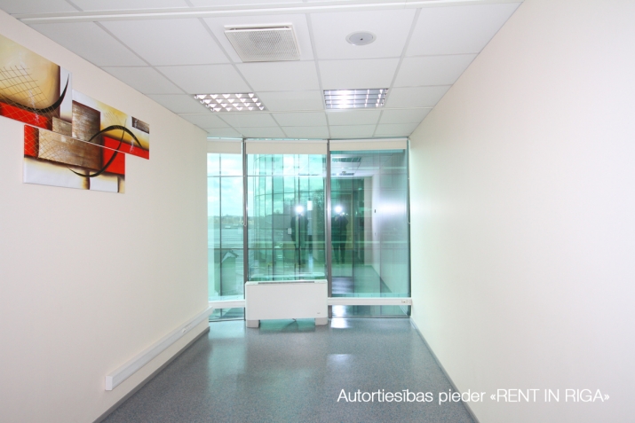 Sludinājumi. Birojs \'Valdo\' biznesa centrā.  + 7. stāvs. + Pašlaik birojs sastāv no atvērtas telpas, vairākiem Cena: 1353 EUR/mēn Foto #3