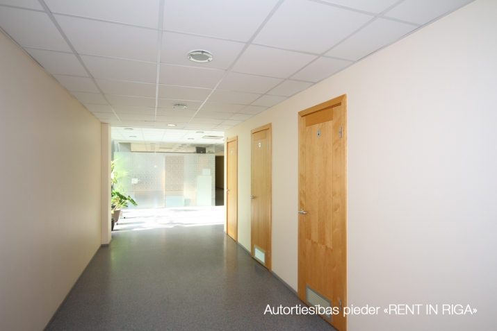 Sludinājumi. Birojs \'Valdo\' biznesa centrā.  + 7. stāvs. + Pašlaik birojs sastāv no atvērtas telpas, vairākiem Cena: 1353 EUR/mēn Foto #8