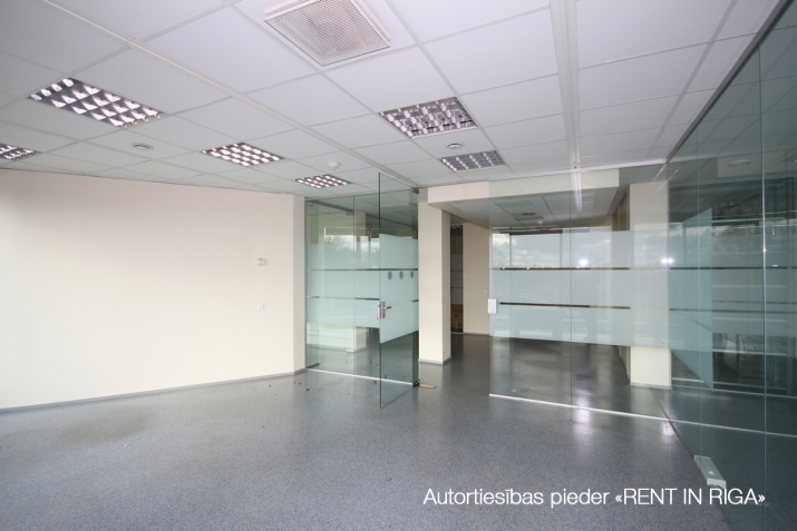 Sludinājumi. Birojs \'Valdo\' biznesa centrā.  + 7. stāvs. + Pašlaik birojs sastāv no atvērtas telpas, vairākiem Cena: 1353 EUR/mēn Foto #6
