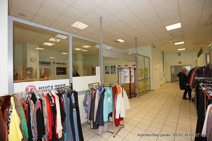 Объявление. Tiek iznomātas lieliskas tirdzniecības telpas T/C \'Sahāra\'  Atrodas ēkas 2. stāvā, ir kravas lifts Цена: 330 EUR/мес. Foto #3
