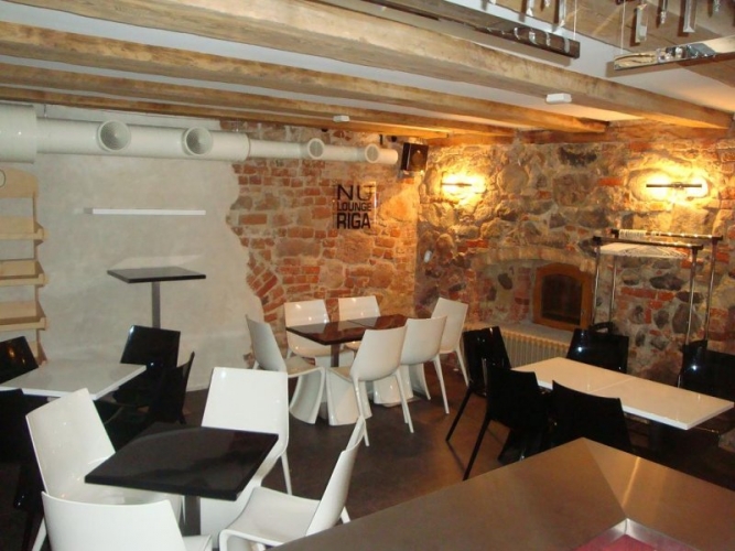 Объявление. Pārdod telpas Vecrīgā.   Telpas sadalītas divos stāvos:  1. stāvā virtuve, bāra zona ar nelielu Цена: 270000 EUR Foto #2