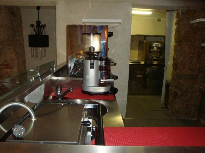 Объявление. Pārdod telpas Vecrīgā.   Telpas sadalītas divos stāvos:  1. stāvā virtuve, bāra zona ar nelielu Цена: 270000 EUR Foto #6