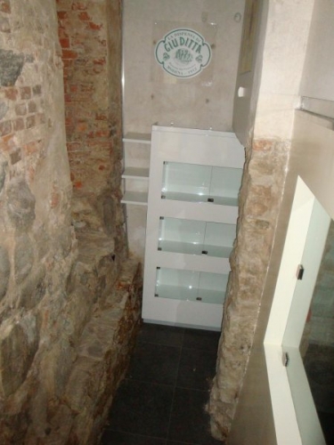 Объявление. Pārdod telpas Vecrīgā.   Telpas sadalītas divos stāvos:  1. stāvā virtuve, bāra zona ar nelielu Цена: 270000 EUR Foto #8