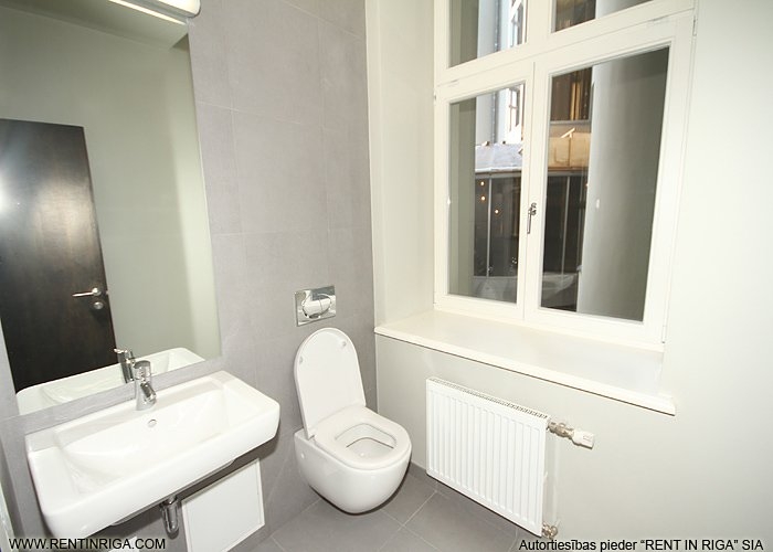 Sludinājumi. Iznomā gaišas biroja telpas centrā, Tērbatas un Dzirnavu ielu rajonā. Birojs atrodas ēkas 2. stāvā, Cena: 1248 EUR/mēn Foto #5