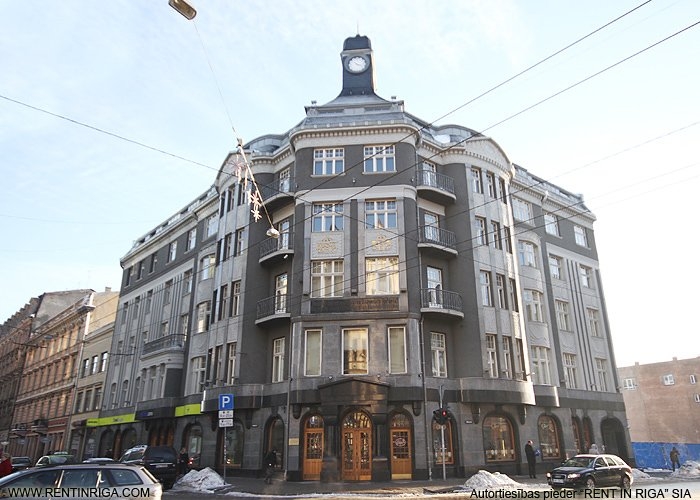 Sludinājumi. Iznomā gaišas biroja telpas centrā, Tērbatas un Dzirnavu ielu rajonā. Birojs atrodas ēkas 2. stāvā, Cena: 1248 EUR/mēn Foto #1