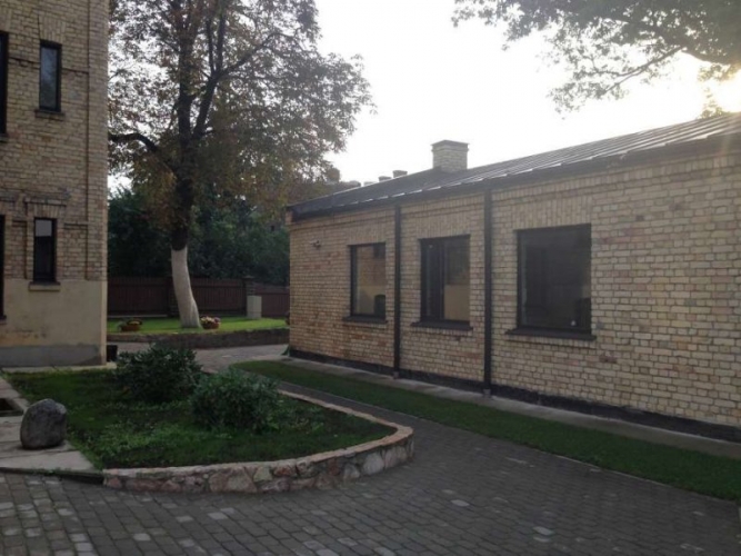 Объявление. Tiek iznomāta biroja telpa Valmieras ielā netālu no Ģertrūdes ielas. Birojs atrodas ēkas 2. stāvā, Цена: 210 EUR/мес. Foto #3