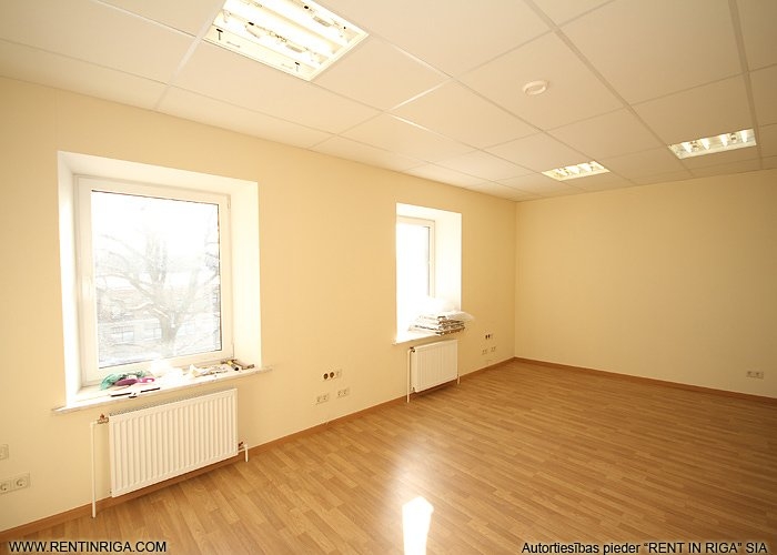Объявление. Tiek iznomāta biroja telpa Valmieras ielā netālu no Ģertrūdes ielas. Birojs atrodas ēkas 2. stāvā, Цена: 210 EUR/мес. Foto #5