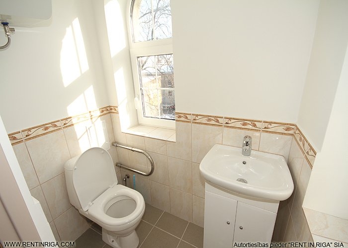 Объявление. Tiek iznomāta biroja telpa Valmieras ielā netālu no Ģertrūdes ielas. Birojs atrodas ēkas 2. stāvā, Цена: 210 EUR/мес. Foto #8