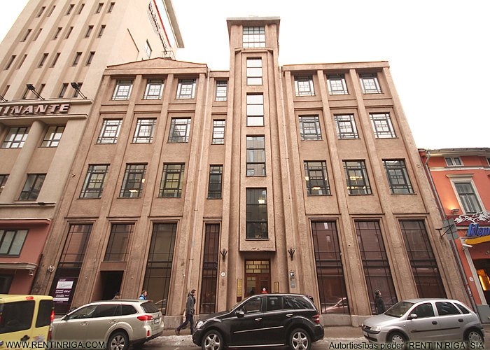 Sludinājumi. Tiek iznomāts kvalitatīvs birojs ar kopīgo platību 38 kvadrātmetri, pilsētas centrā pretī viesnīcai Cena: 456 EUR/mēn Foto #1