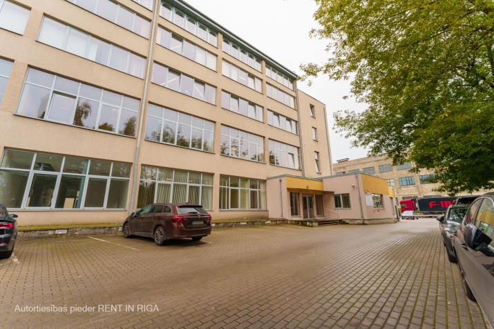 Sludinājumi. Kravu ostas terminālis \'Port Magnat\' piedāvā nomāt atvērta tipa biroju savas ēkas 4. stāvā, ir Cena: 956 EUR/mēn Foto #7