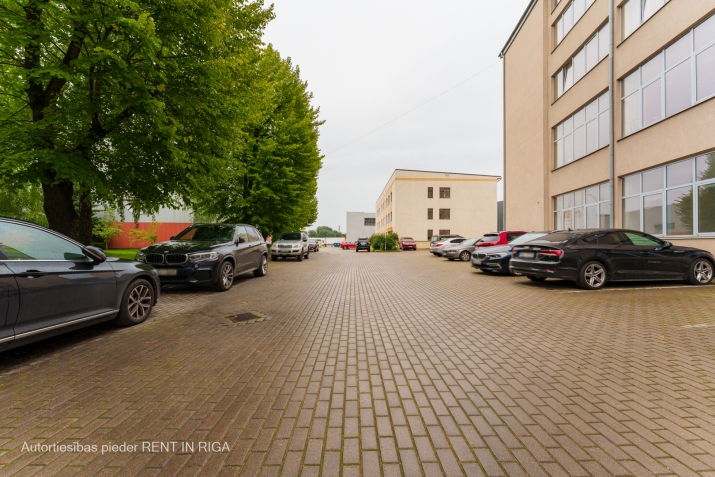 Sludinājumi. Kravu ostas terminālis \'Port Magnat\' piedāvā nomāt atvērta tipa biroju savas ēkas 4. stāvā, ir Cena: 956 EUR/mēn Foto #9