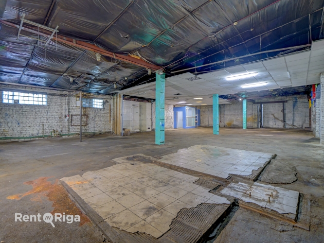 Sludinājumi. Iznomā noliktavas telpas Strenču ielā.   + kopējā platība 340 m2 + 3 fāžu elektrības pieslēgums + Cena: 1360 EUR/mēn Foto #2