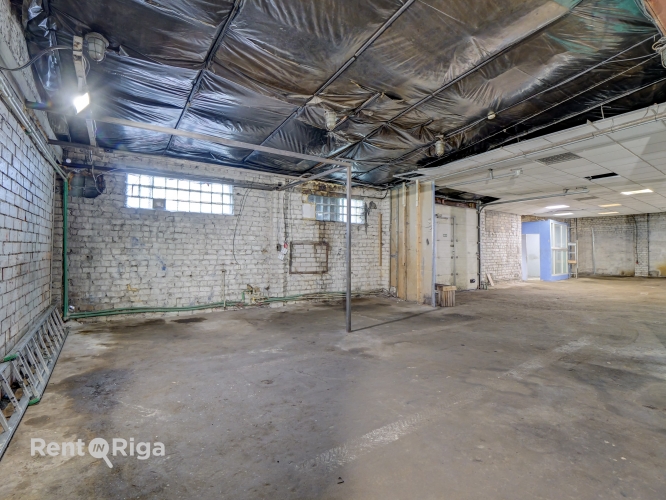 Sludinājumi. Iznomā noliktavas telpas Strenču ielā.   + kopējā platība 340 m2 + 3 fāžu elektrības pieslēgums + Cena: 1360 EUR/mēn Foto #5