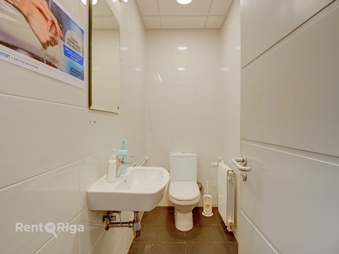 Объявление. Tiek iznomātas kvalitatīvas biroja telpas ar kopīgo platību 755,10 kvadrātmetri, pilsētas centrā Цена: 7551 EUR/мес. Foto #8