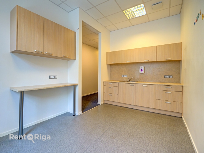 Объявление. Tiek iznomātas kvalitatīvas biroja telpas ar kopīgo platību 755,10 kvadrātmetri, pilsētas centrā Цена: 7551 EUR/мес. Foto #9