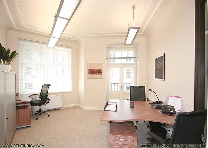 Sludinājumi. Piedāvājam nomāt birojus vēsturiski renovētā ēkā Tērbatas un Dzirnavu ielu krustojumā. Pilnībā Cena: 1393 EUR/mēn Foto #4
