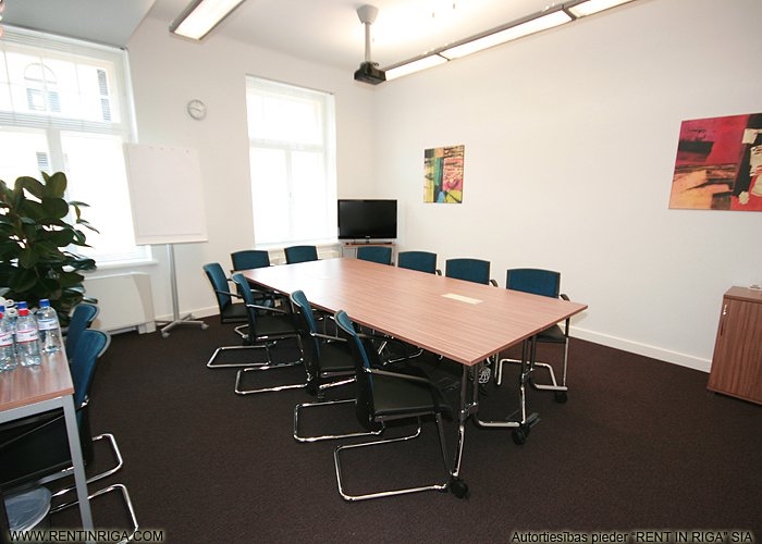 Sludinājumi. Piedāvājam nomāt birojus vēsturiski renovētā ēkā Tērbatas un Dzirnavu ielu krustojumā. Pilnībā Cena: 1393 EUR/mēn Foto #7