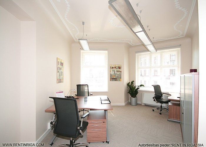 Sludinājumi. Piedāvājam nomāt birojus vēsturiski renovētā ēkā Tērbatas un Dzirnavu ielu krustojumā. Pilnībā Cena: 1393 EUR/mēn Foto #1