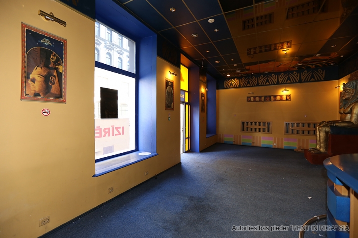 Объявление. Просторное помещение в центре города.  + Городские коммуникации; + Последним арендатором был Цена: 1000 EUR/мес. Foto #3