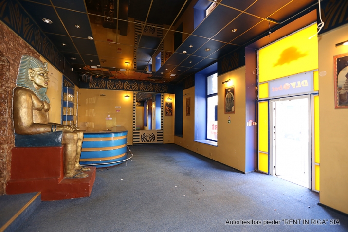 Объявление. Просторное помещение в центре города.  + Городские коммуникации; + Последним арендатором был Цена: 1000 EUR/мес. Foto #4