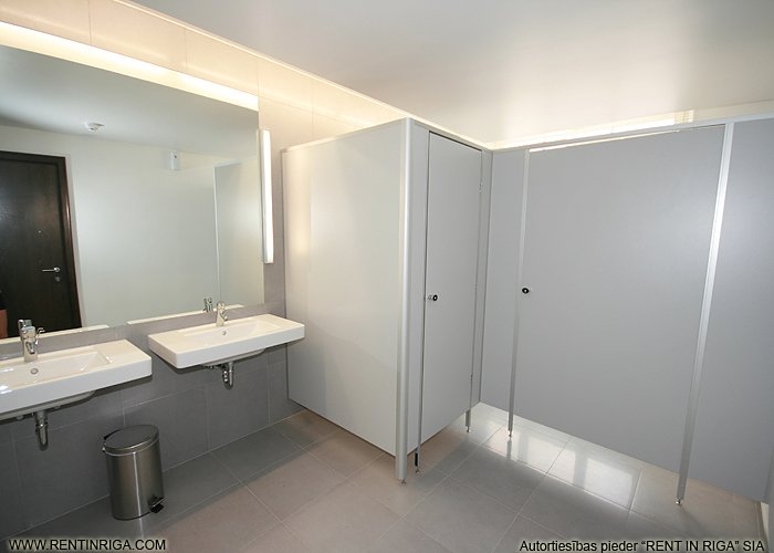 Sludinājumi. Piedāvājam nomāt birojus renovētā ēkā Tērbatas un Dzirnavu ielu krustojumā. Pilnībā aprīkoti un Cena: 530 EUR/mēn Foto #7