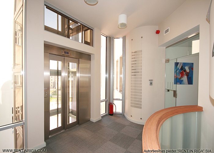 Объявление. Piedāvājam nomāt birojus renovētā ēkā Tērbatas un Dzirnavu ielu krustojumā. Pilnībā aprīkoti un Цена: 519 EUR/мес. Foto #8