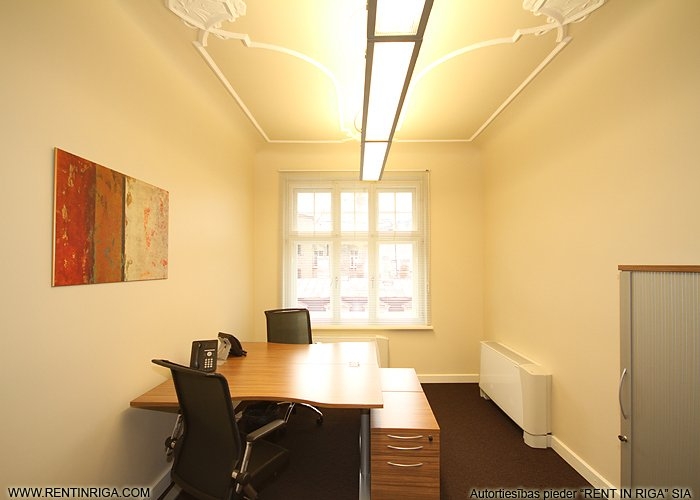 Sludinājumi. Piedāvājam nomāt birojus renovētā ēkā Tērbatas un Dzirnavu ielu krustojumā. Pilnībā aprīkoti un Cena: 710 EUR/mēn Foto #1