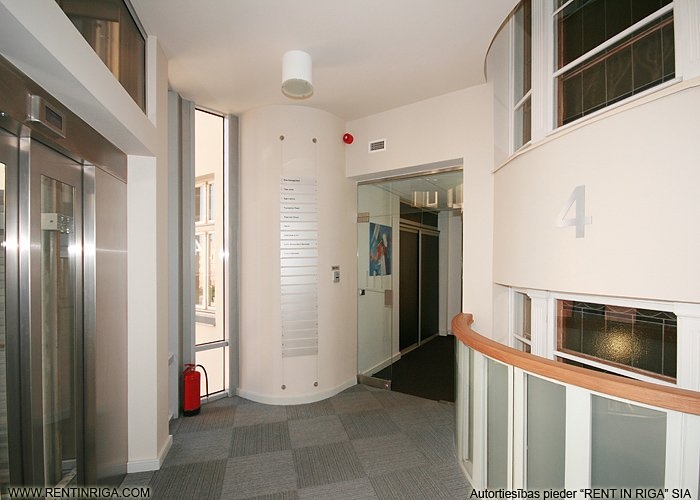 Sludinājumi. Piedāvājam nomāt birojus renovētā ēkā Tērbatas un Dzirnavu ielu krustojumā. Pilnībā aprīkoti un Cena: 1090 EUR/mēn Foto #7