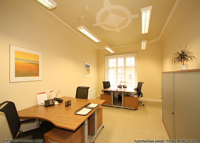 Sludinājumi. Piedāvājam nomāt birojus renovētā ēkā Tērbatas un Dzirnavu ielu krustojumā. Pilnībā aprīkoti un Cena: 1090 EUR/mēn Foto #9