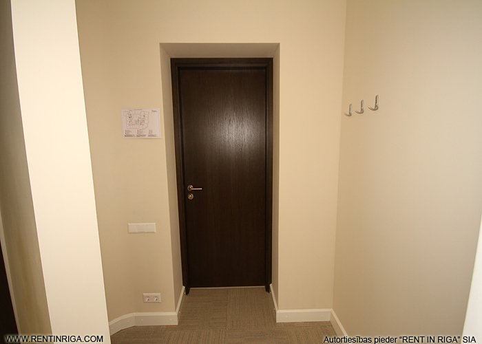 Sludinājumi. Piedāvājam nomāt birojus renovētā ēkā Tērbatas un Dzirnavu ielu krustojumā. Pilnībā aprīkoti un Cena: 1271 EUR/mēn Foto #3