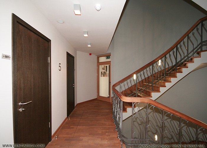 Sludinājumi. Piedāvājam nomāt birojus renovētā ēkā Tērbatas un Dzirnavu ielu krustojumā. Pilnībā aprīkoti un Cena: 1271 EUR/mēn Foto #4