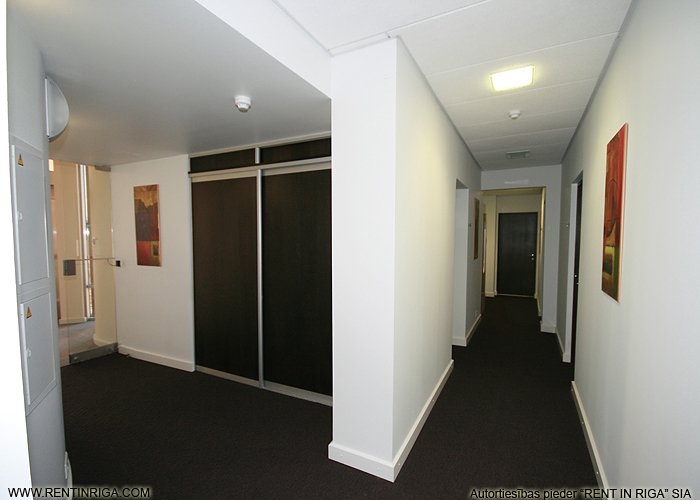 Sludinājumi. Piedāvājam nomāt birojus renovētā ēkā Tērbatas un Dzirnavu ielu krustojumā. Pilnībā aprīkoti un Cena: 1271 EUR/mēn Foto #5