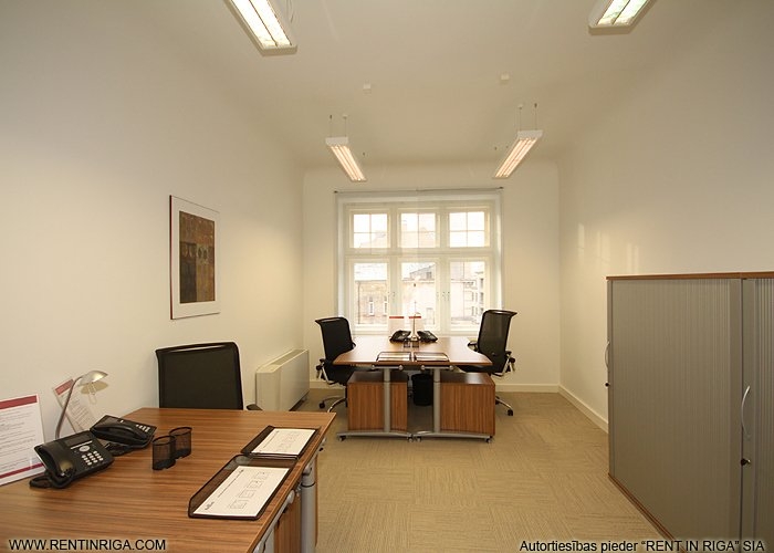 Sludinājumi. Piedāvājam nomāt birojus renovētā ēkā Tērbatas un Dzirnavu ielu krustojumā. Pilnībā aprīkoti un Cena: 568 EUR/mēn Foto #1