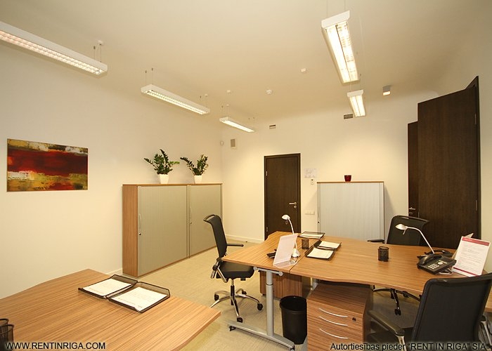 Sludinājumi. Piedāvājam nomāt birojus renovētā ēkā Tērbatas un Dzirnavu ielu krustojumā. Pilnībā aprīkoti un Cena: 1659 EUR/mēn Foto #3