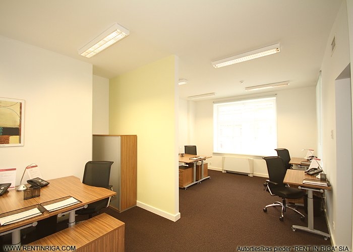 Sludinājumi. Piedāvājam nomāt birojus renovētā ēkā Tērbatas un Dzirnavu ielu krustojumā. Pilnībā aprīkoti un Cena: 1688 EUR/mēn Foto #1